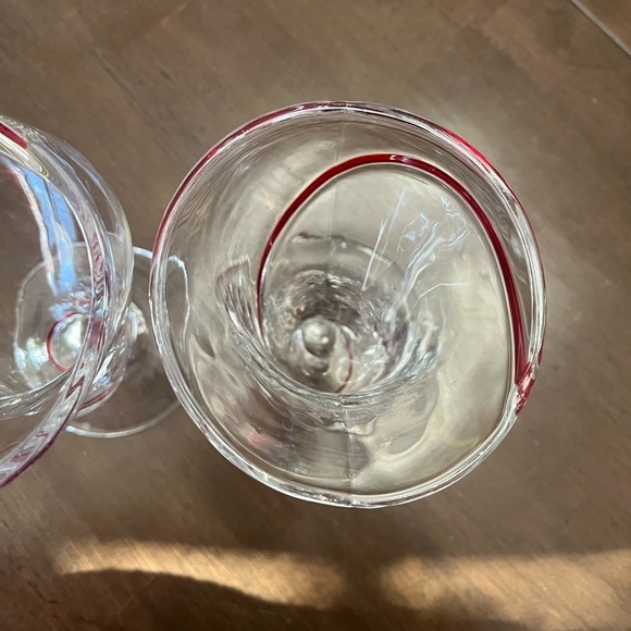 2 Glasses Pier 1 Clear Red Swirling Parfait Milkshake Cocktail Barware Wedding - Picture 5 of 15